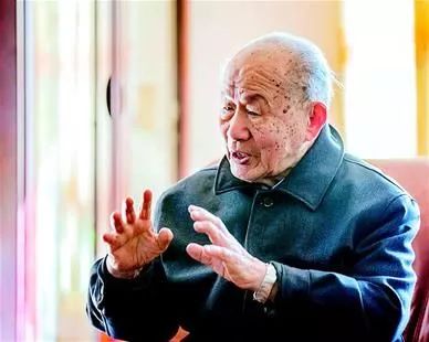 93岁院士再助学:已捐了600万元 1件衬衣却穿30年