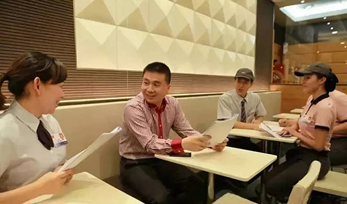 餐厅员工工作不走心,看看这2个方面你是不是没做好